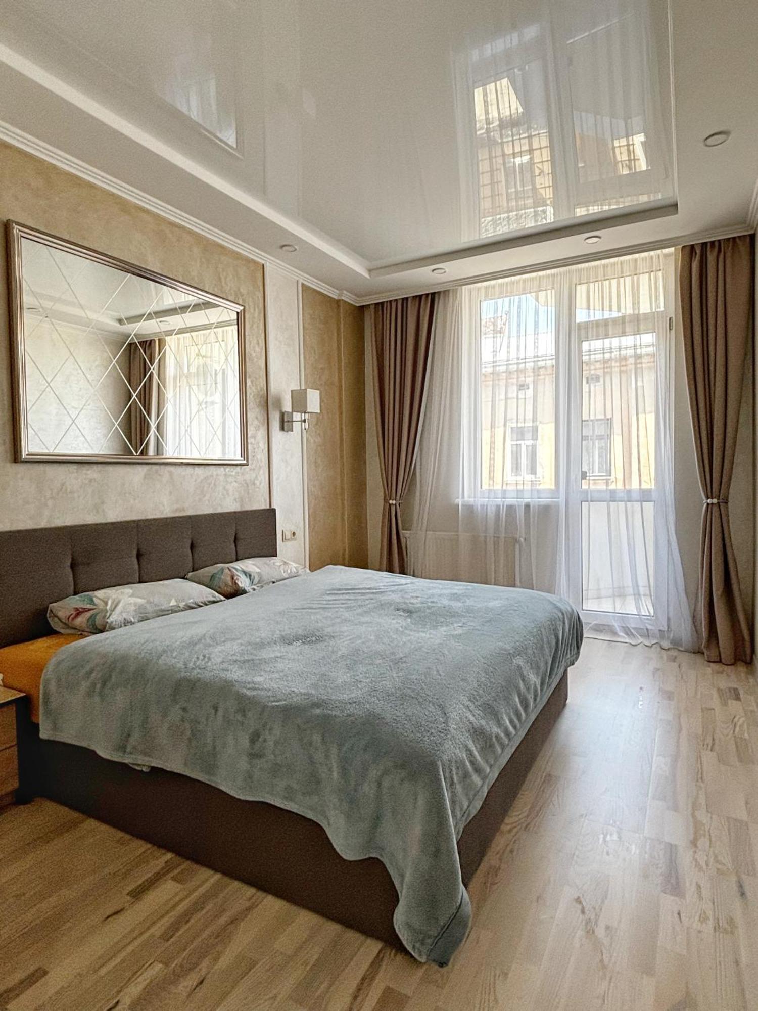 Apartment In Khmelnytsky Street Lviv Dış mekan fotoğraf