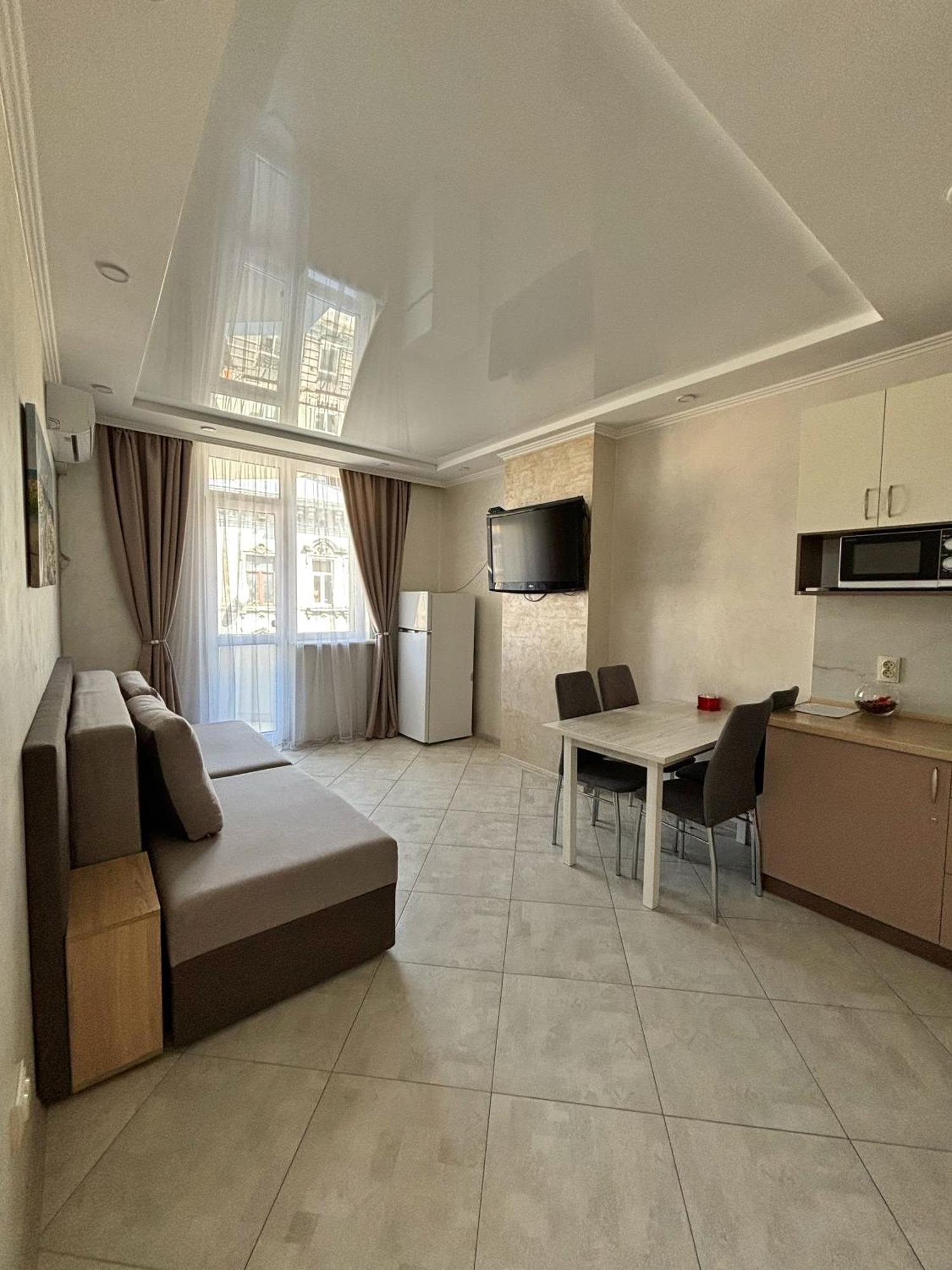 Apartment In Khmelnytsky Street Lviv Dış mekan fotoğraf